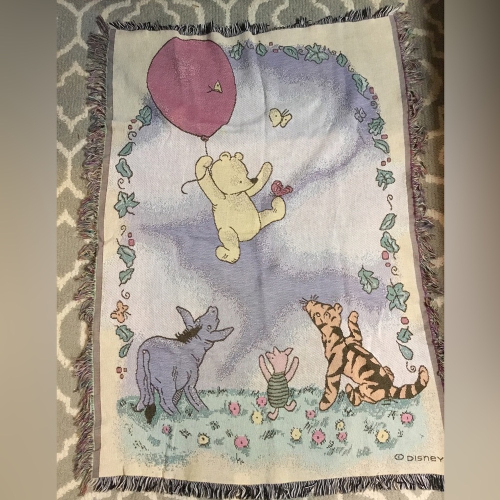 VINTAGE Classic Winnie the Pooh Disney Fringed Woven Tapestry Blanket